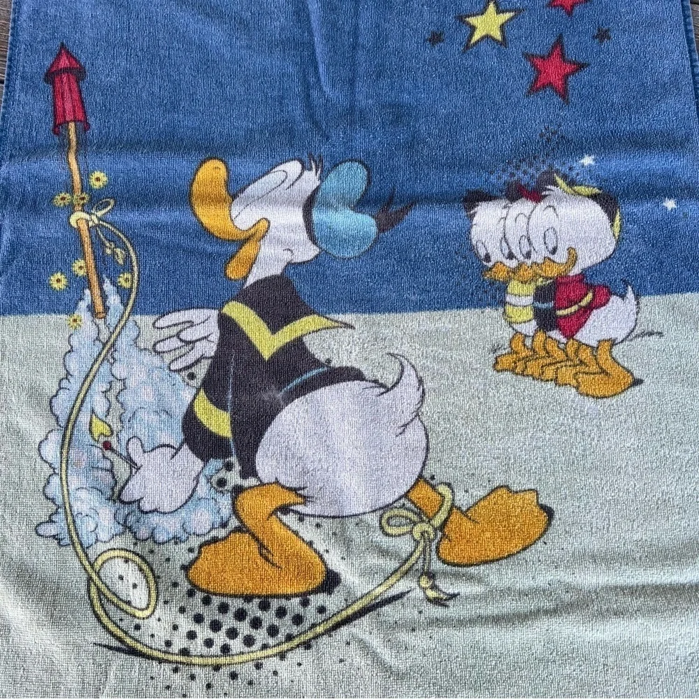 Vintage Donald Duck Beach Towel Donald Mania Rocket Huey Dewey Louie 22” x 45”
